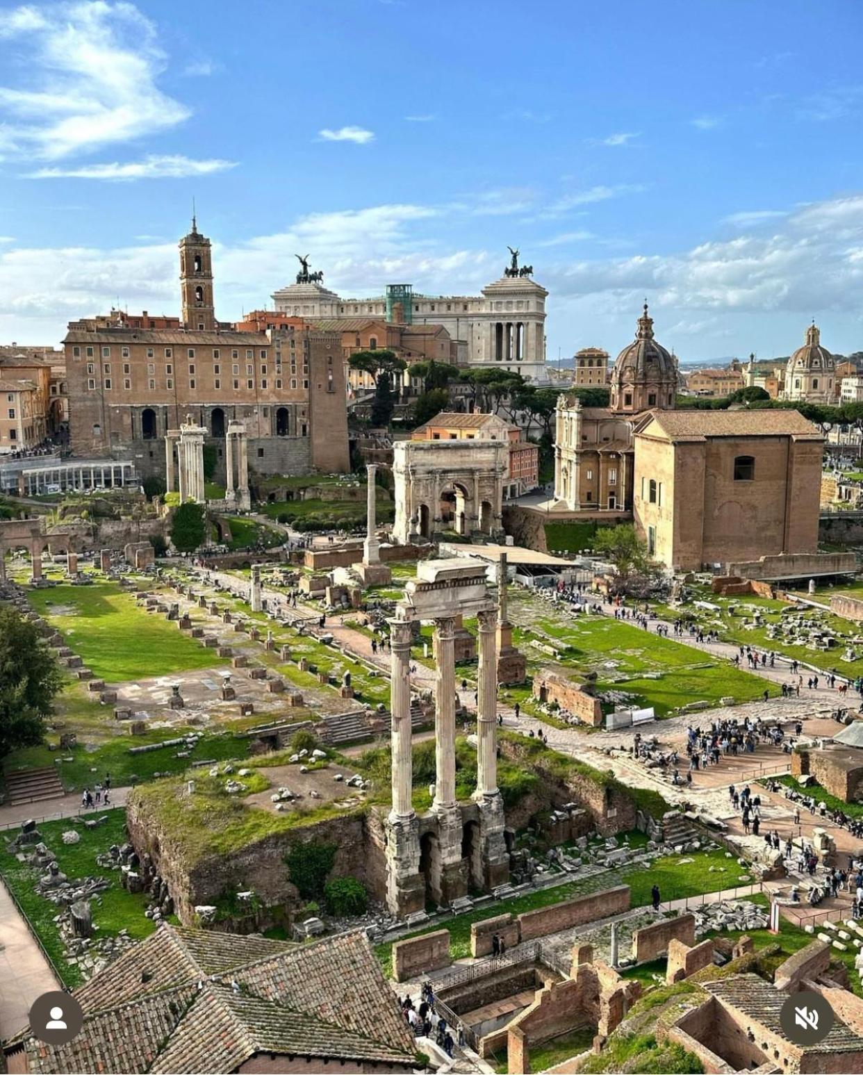 In The Shadow Of The Colosseum Apartment *